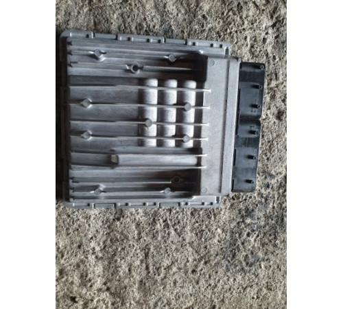 Компьютер двигателя бензиновый DME BMW E90 E92 7577068