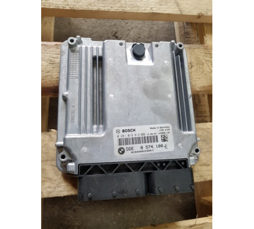 BMW F10 530d F30 330D компьютер двигателя 8574100
