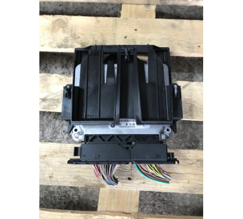 BMW F20 F30 2.0 D компьютер двигателя 8518569