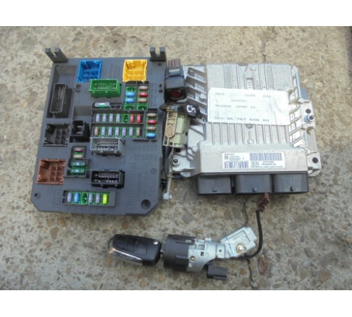 Компьютер 1.6 HDI CITROEN C4 DS4 комплект 9676760880