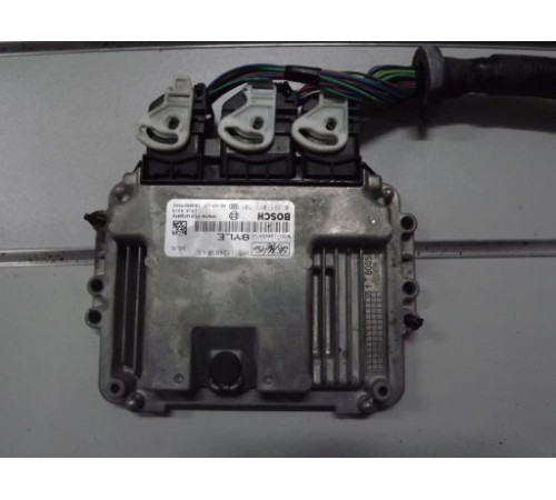 Компьютер 8m5112a650le 8yle Ford Focus mk2 лифт 1,6