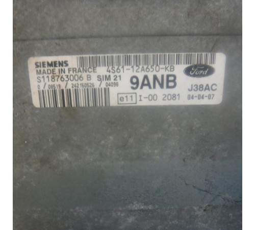 Компьютер двигателя Ford Fiesta 4S61-12A650-KB 9ANB