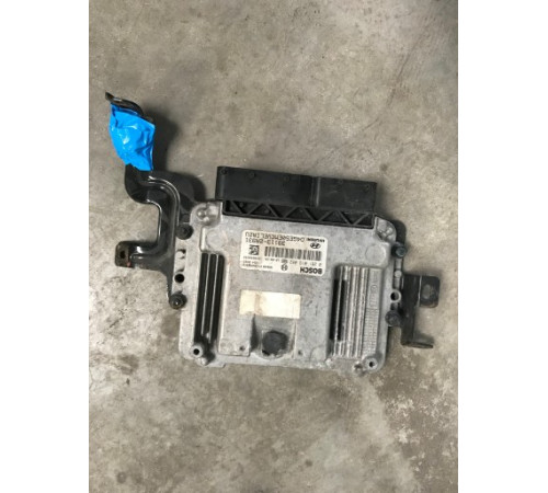 HYUNDAI i30 лифт 12-15 компьютер 0281019082