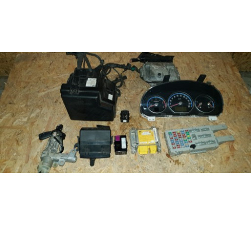 Компьютер в сборе Hyundai Santa Fe 2,2 CRDI