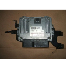 HYUNDAI i40 драйвер компьютера двигателя 0281018051