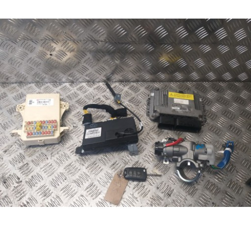 HYUNDAI i30 стартовый комплект компьютер 39113-2A461