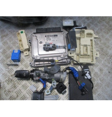 HYUNDAI i30 1.6 16V компьютер 9030933402A2 комплект