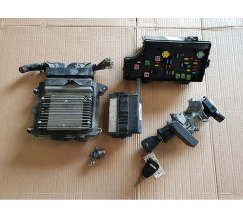 Компьютер двигателя JEEP GRAND CHEROKEE 5.2 P04886805