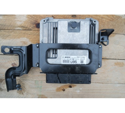 KIA CEED КОМПЬЮТЕР BOSCH 0281033002