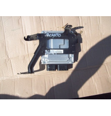 ВОДИТЕЛЬ КОМПЬЮТЕРА ДВИГАТЕЛЯ KIA PICANTO 39199 - 04AJ0