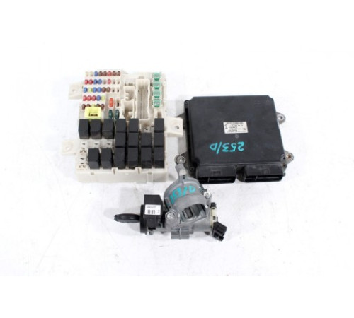 Компьютер двигателя Mitsubishi Colt Z30 1.5 и 4A91