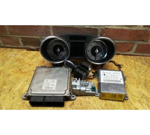 MERCEDES КОМПЬЮТЕР КОМПЛЕКТ A6519011801 A6519007401