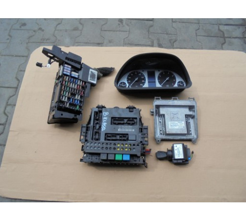 Компьютер двигателя MERCEDES B W245 2.0 b-доставка-