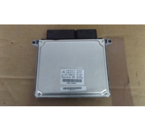 MERCEDES компьютер двигателя A6461504372