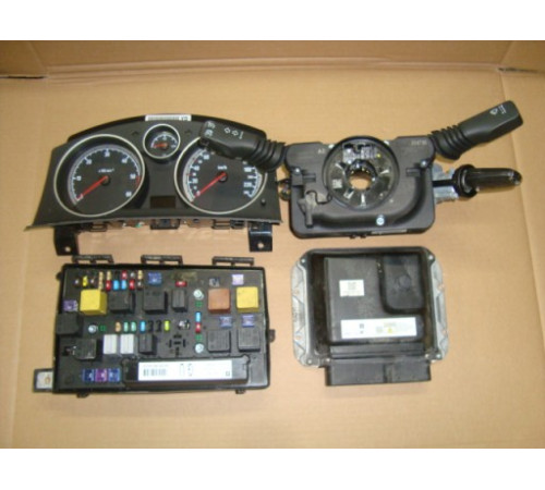 Бу компьютер в сборе Denso MF Opel Zafira B