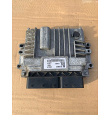 Компьютер двигателя Opel 25189813