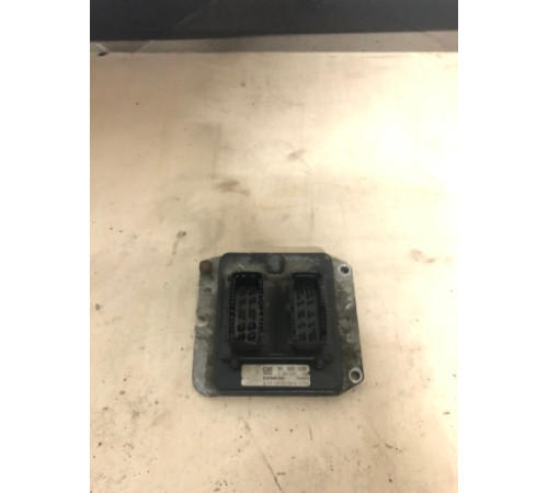 Компьютер двигателя opel zafira a 1.8 90582539