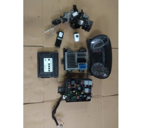 OPEL CORSA E 1.4 T 12668866 12669322 БЛОК УПРАВЛЕНИЯ