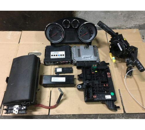 INSIGNIA КОМПЛЕКТ ДЛЯ ЗАПУСКА КОМПЬЮТЕРА A20DTH 2.0