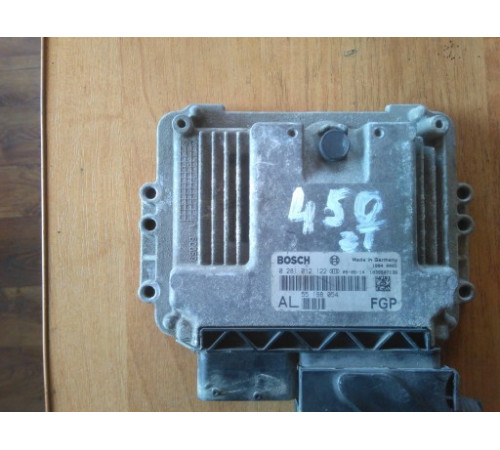 Opel Astra H 1.9 компьютер двигателя 0281012122 AL