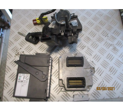 OPEL TIGRA B 1.8 16V КОМПЬЮТЕР 55355042