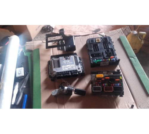 Peugeot 3008 1.6 HDI komputer BSM BSI stacyjka KPL