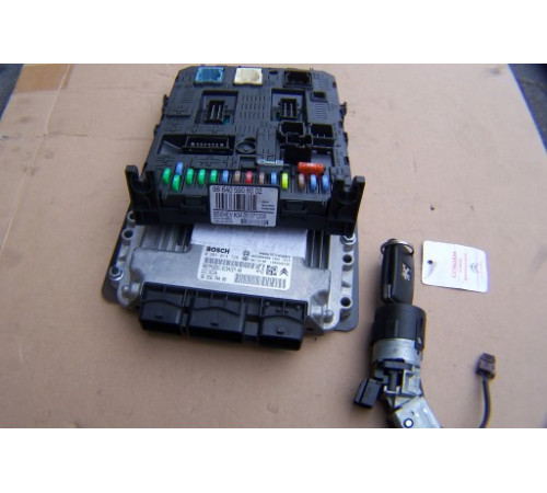 PEUGEOT 3008 5008 ZESTAW KOMPUTEROWY 0281014729