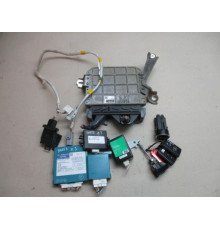 YARIS II 06-КОМПЬЮТЕР ДВИГАТЕЛЯ 89661-0D310 СТОИТ