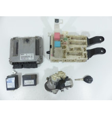 COROLLA E15 1. 4D4D компьютер 0281013413 89661-02E10