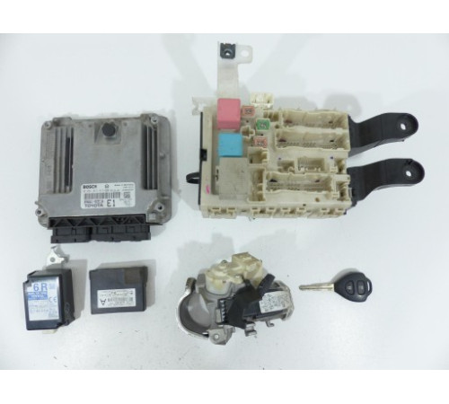 COROLLA E15 1. 4D4D компьютер 0281013413 89661-02E10