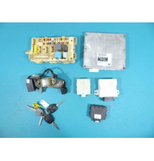 Компьютер комплект AVENSIS II T25 89661-05820 2.2 D