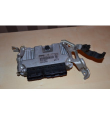 TOYOTA AURIS 1,4 VVTI 06-КОМПЬЮТЕР 89661 02E90