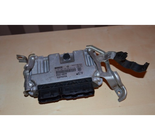 TOYOTA AURIS 1,4 VVTI 06-КОМПЬЮТЕР 89661 02E90