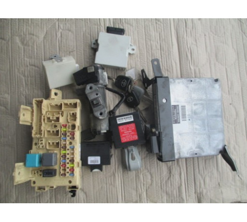 Компьютер переключатель AVENSIS T25 D4D 2.2 89661-05A20