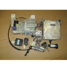 КОМПЬЮТЕР ДВИГАТЕЛЯ COROLLA VERSO 01-04 89661-13170