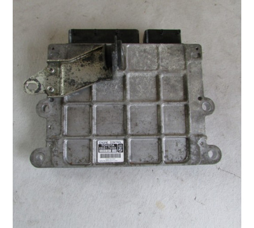 Компьютер двигателя Toyota IQ 89661-74060