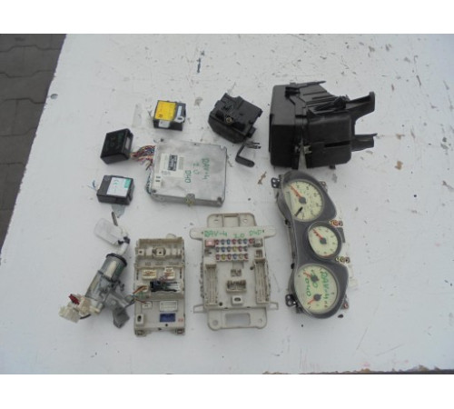 КОМПЬЮТЕР РУЛЬ ДВИГАТЕЛЯ 89661-42780 RAV 4 II 2.0 D4D