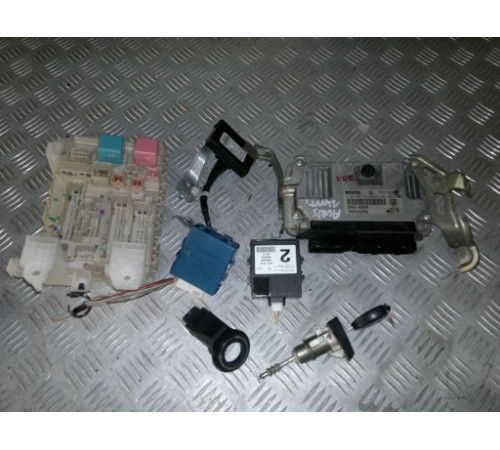 TOYOTA AURIS 1,4 VVTI 06-12R КОМПЬЮТЕР 89661 02E90