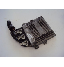 Компьютер двигателя VOLVO V50 2.0 D 30729065A