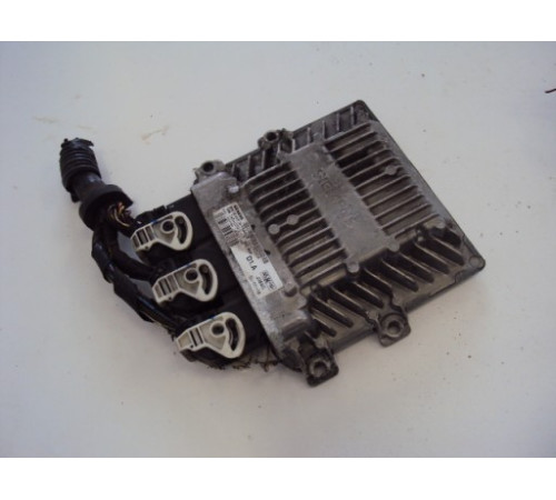 Компьютер двигателя VOLVO V50 2.0 D 30729065A