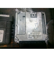 Компьютер драйвер двигателя VW t-5 2.5 070906016 AJ