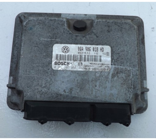 КОМПЬЮТЕР ДВИГАТЕЛЯ VOLKSWAGEN BEETLE 2.0 06A906018HD
