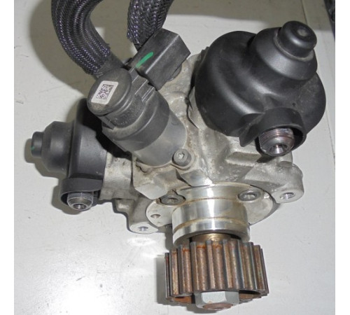 Топливный насос AUDI 4.2 TDi 0445010624