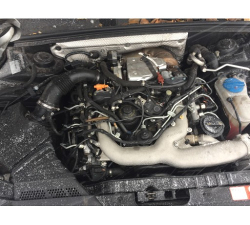 AUDI A4 B8 2,7 TDI CGKA CR инжекционный насос 150 тыс.