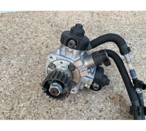 Топливный насос BOSCH 057130755S AUDI VW 4.2 TDI