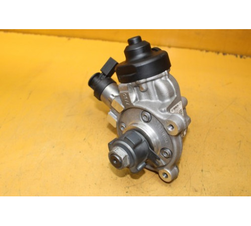 Топливный насос A3 8V 1.6 TDI CLH 04L130755D
