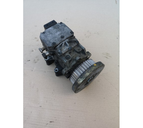 Топливный насос Audi A4 A6 Passat2. 5tdi 059130106L