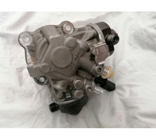 ТОПЛИВНЫЙ НАСОС AUDI VW PORSCHE 0445010677