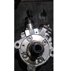 BMW E6 FL 2.0 топливный насос BOSCH 0445010510