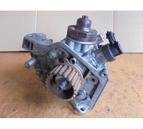 ТОПЛИВНЫЙ НАСОС FORD 1.6 TDCI 0445010536
